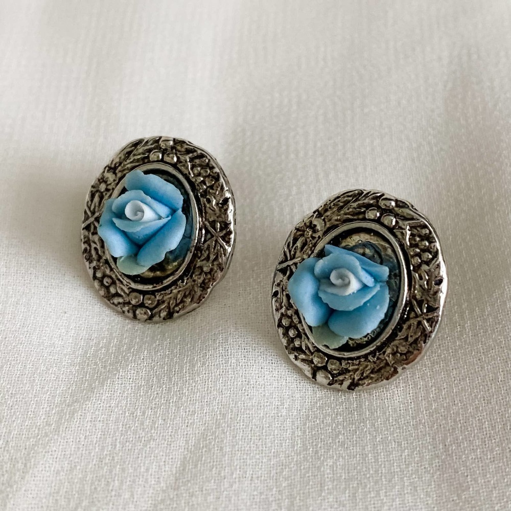VTG Silver Oval Blue Rose Stud Earrings